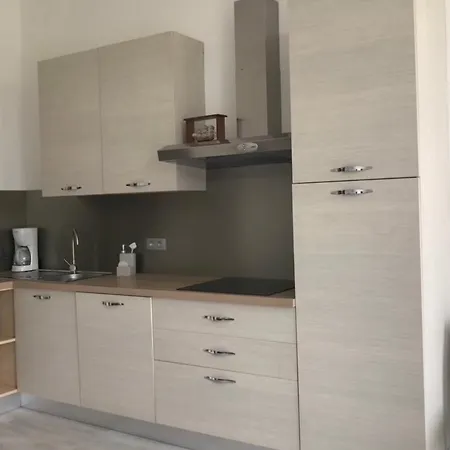 Terrasse Dans Palace Centre * مينتون